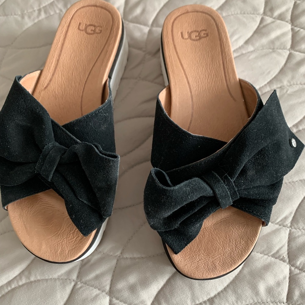 Get ready for summer in platform UGG sanders